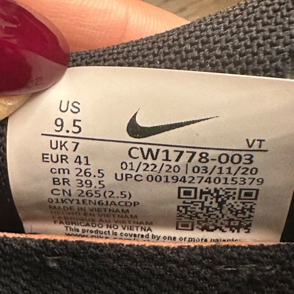 COPY - Nike women running/walking shoes - Picture 4 of 4